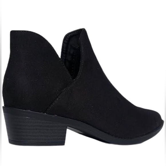 NWT J Adams “Chronos” Vegan Suede Low Heel Booties in Black Size 6 1/2 - Picture 1 of 8